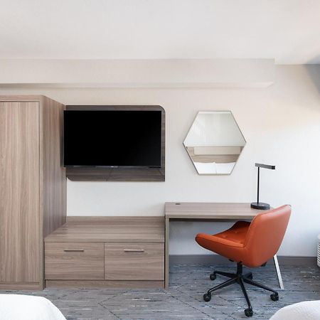 Holiday Inn Express Atlanta West - Theme Park Area By Ihg Литиа Спрингс Екстериор снимка