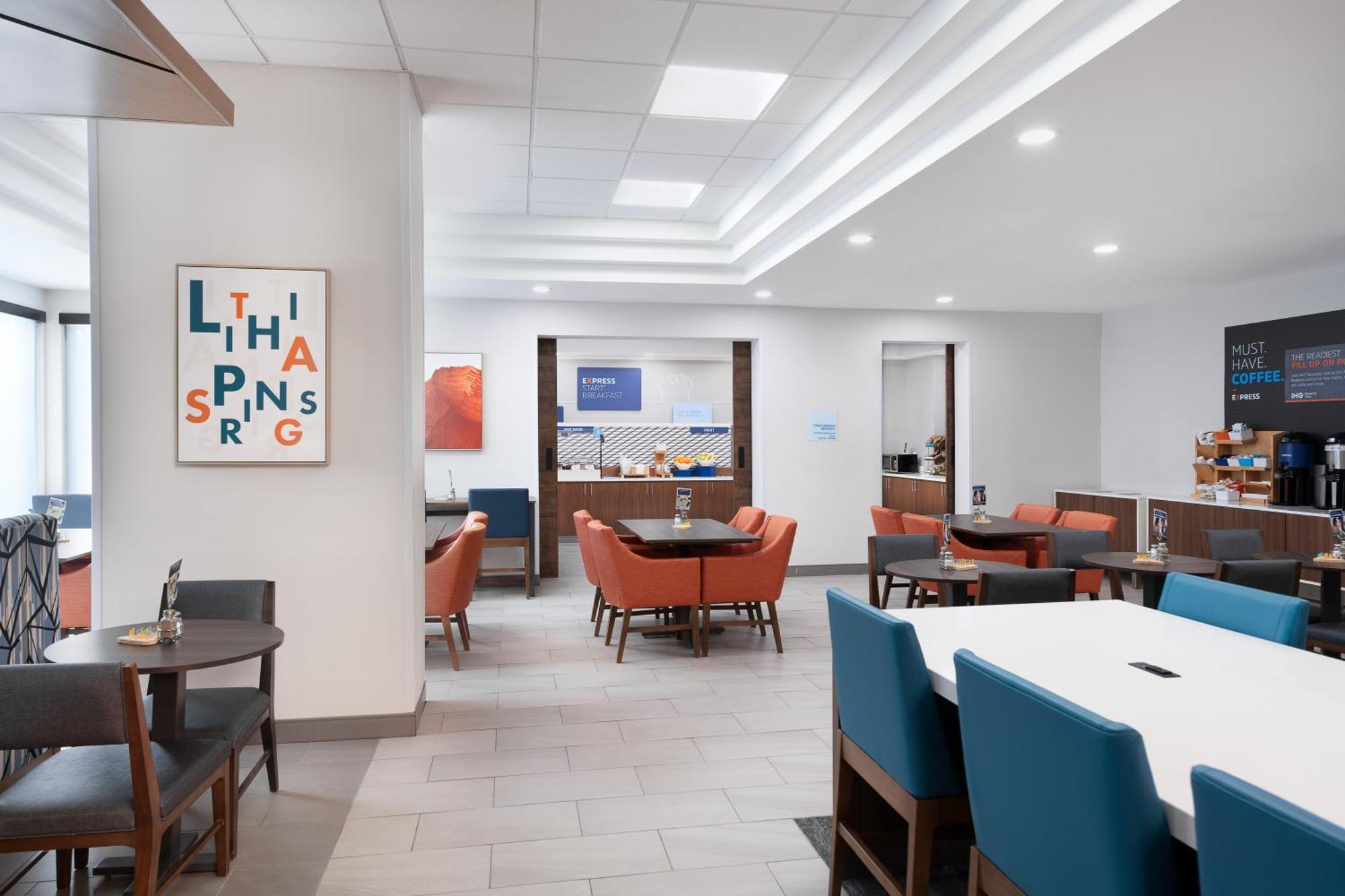 Holiday Inn Express Atlanta West - Theme Park Area By Ihg Литиа Спрингс Екстериор снимка