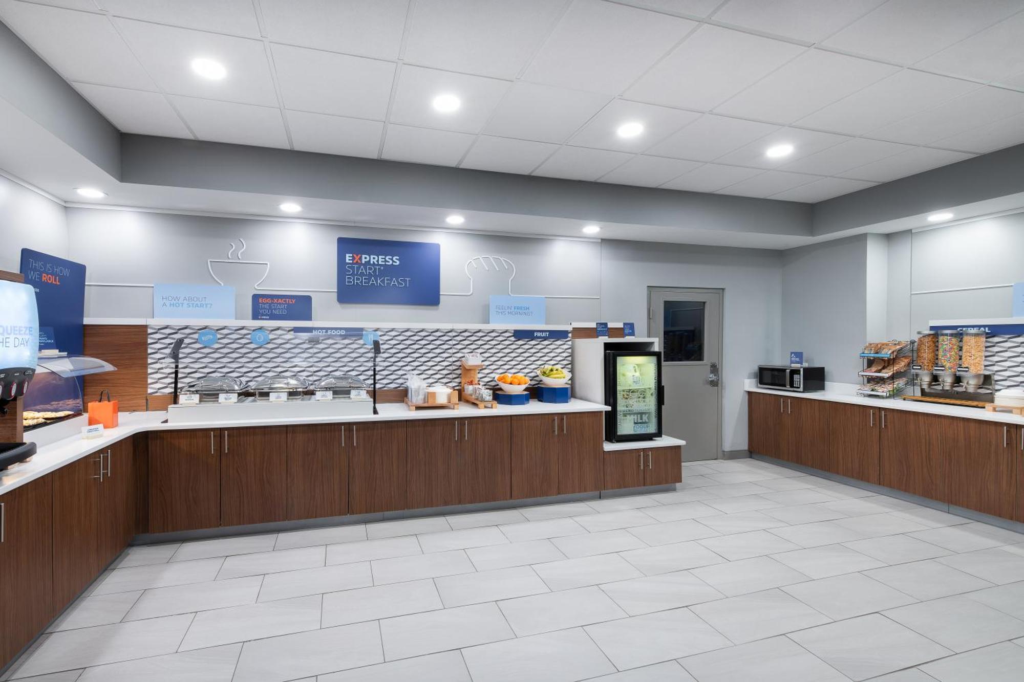 Holiday Inn Express Atlanta West - Theme Park Area By Ihg Литиа Спрингс Екстериор снимка