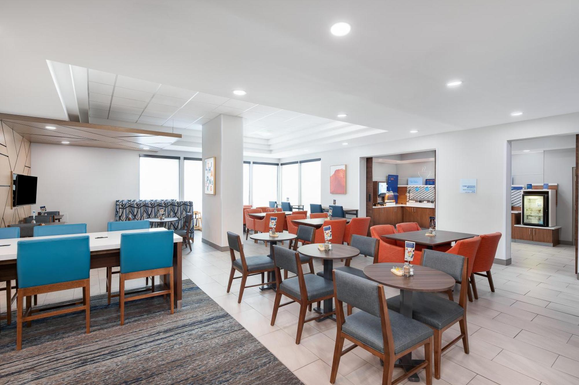 Holiday Inn Express Atlanta West - Theme Park Area By Ihg Литиа Спрингс Екстериор снимка